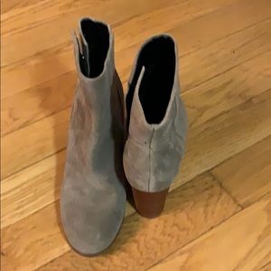 Sole society booties size 9 in taupe